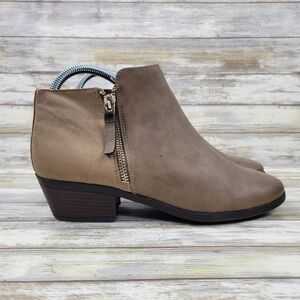 ASOS Call It Spring Gunson Faux Leather Ankle Zip Boots Women's 8 Two-Tone Beige